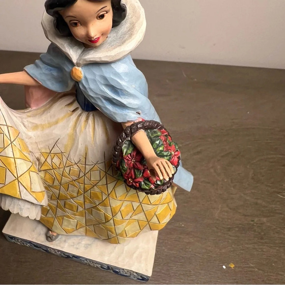 Disney Traditions Snow White Winter Snow #4026076 Enesco Figurine Showcase - Picture 7 of 13